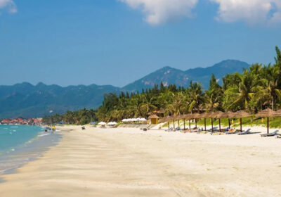 Bãi biển Dốc Lết dưới năng đẹp