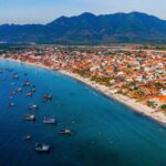 Bãi biển nhìn từ trên cao tại Ninh Thuỷ