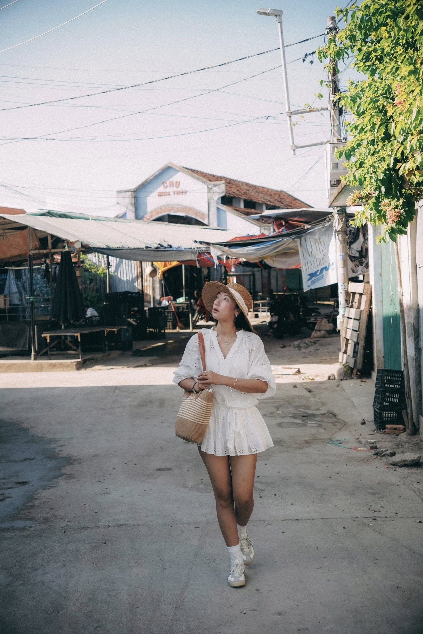 Riri trải nghiệm Chợ Ninh Thuỷ