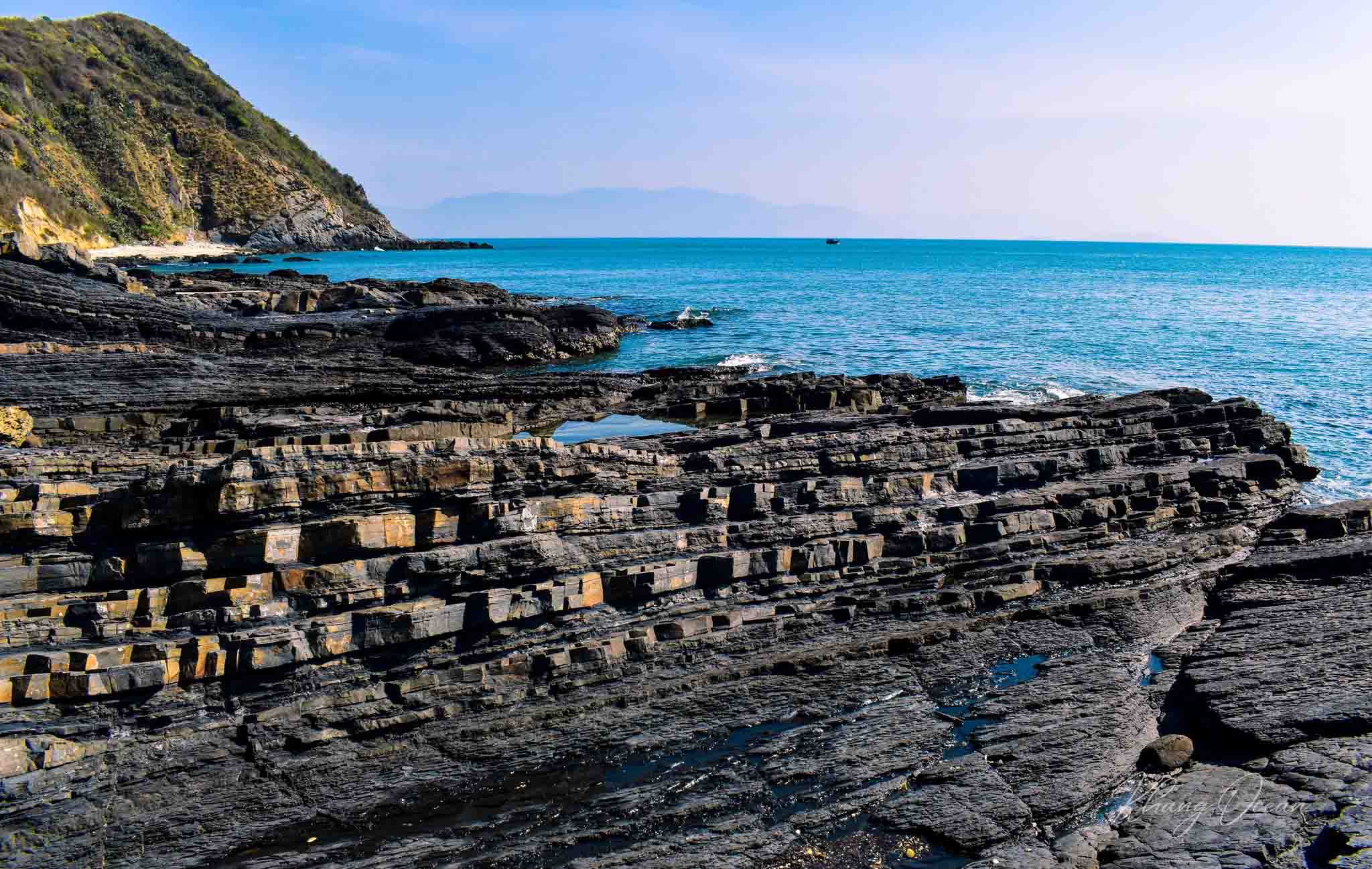 Đá địa chất tại Mũi Dù