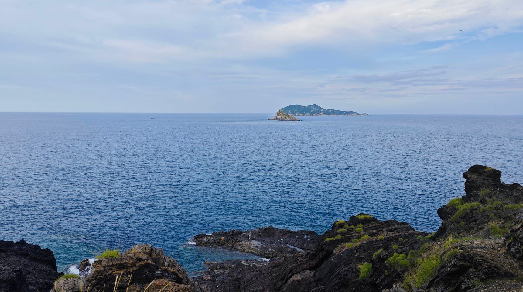 Hòn Mỹ Giang qua ảnh trên Google map