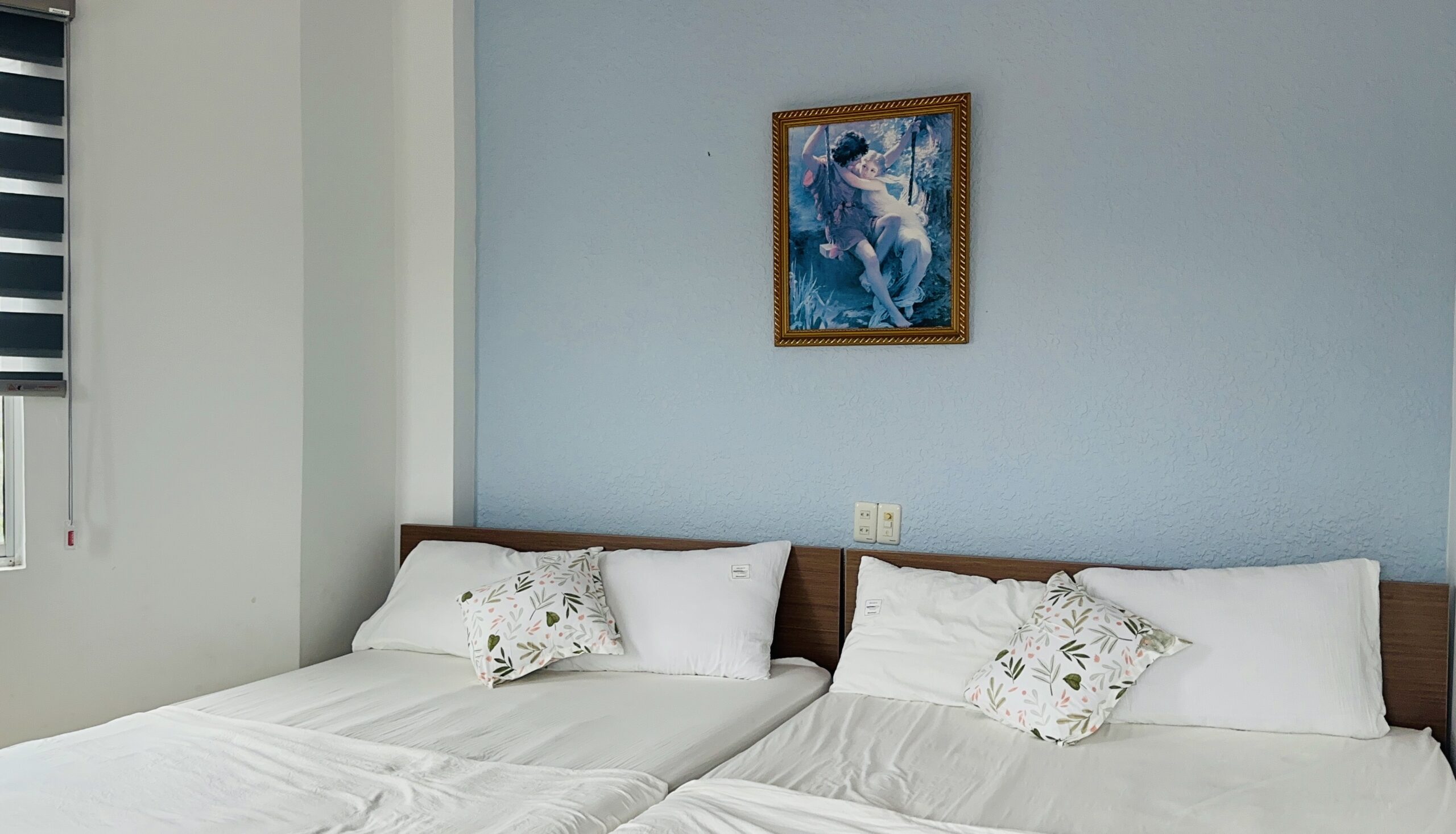 Nội thất phòng 2 giường khách sạn Blue Ocean