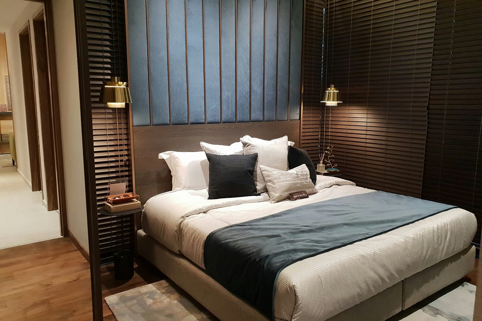 room-1566665797739-1674de7a421a