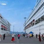 Du khách xuống Cảng quốc tế Cam Ranh ngày 28/4/2026