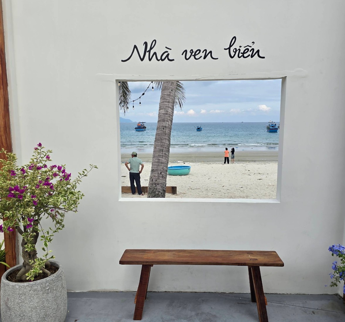 Góc checkin quán cafe Nhà Ven Biển