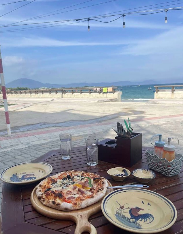 View biển tại Khói Pizza Dốc Lết